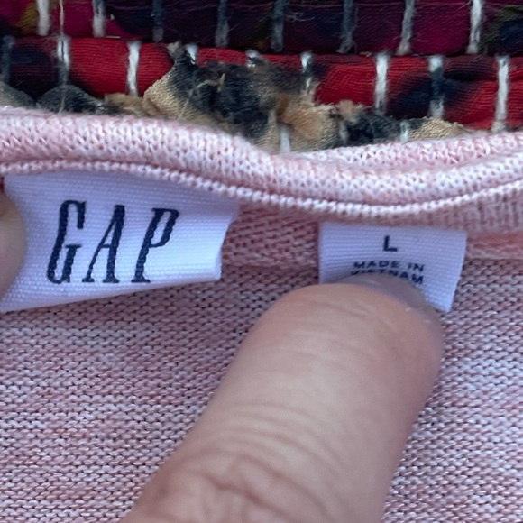 GAP - Picture 2 of 2